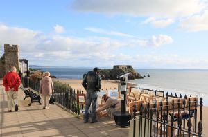 tenby esplanade picture seller sm.jpg